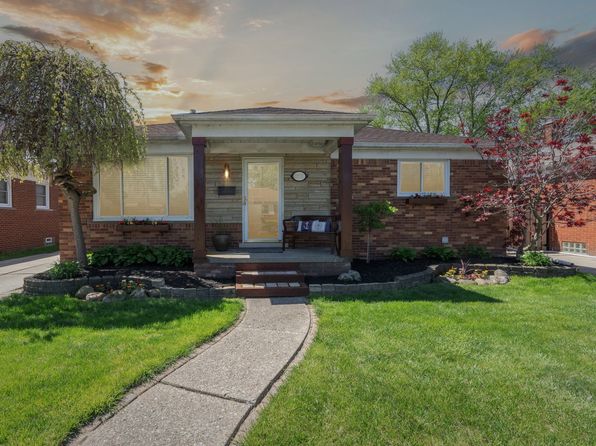 21720 Sunnyside St, Saint Clair Shores, MI 48080