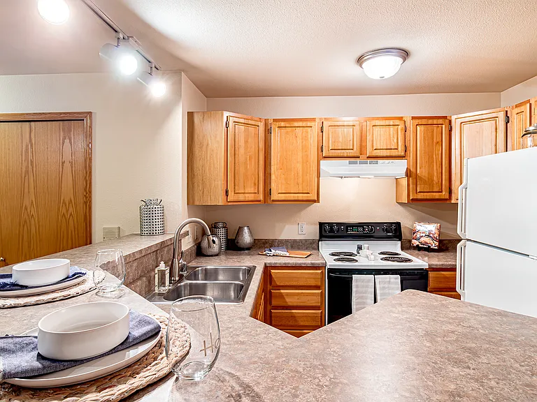 Hickory Pointe — Photo 13