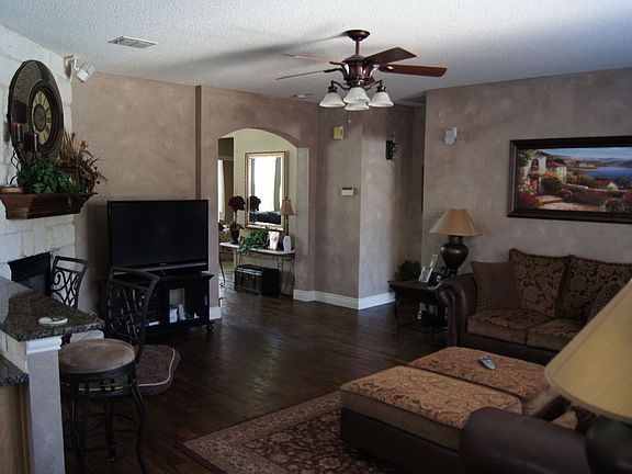 4th image of 10604 Wild Oak Dr