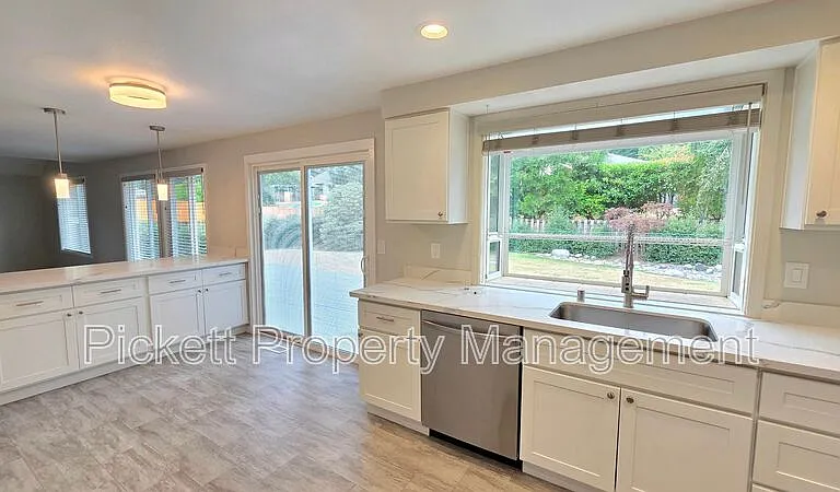 8067 Daniel Pl NW — Photo 17