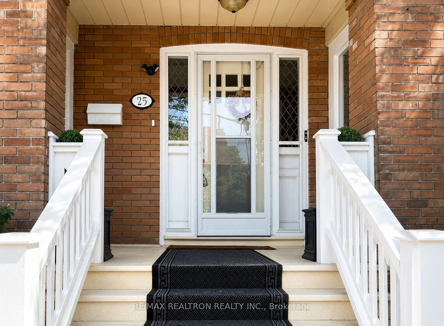 3 bed, $2,900 — Photo 2