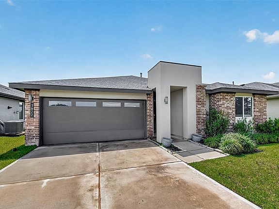 2nd image of 3822 Sparkman Ln