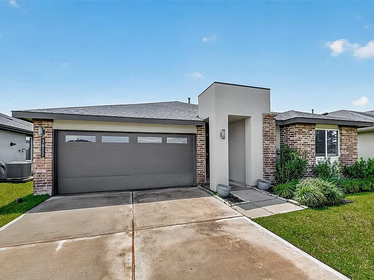 3822 Sparkman Ln — Photo 2