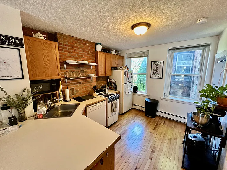 16 Grove St #22 — Photo 2