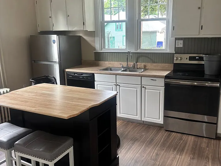 209 S Washington St — Photo 11