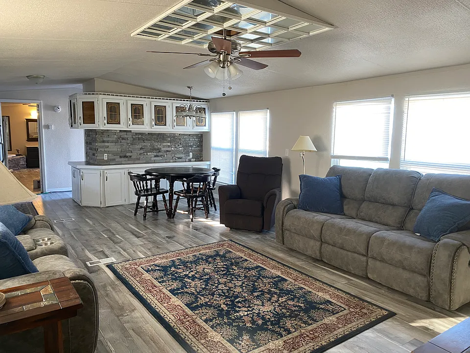 91 Comanche Dr