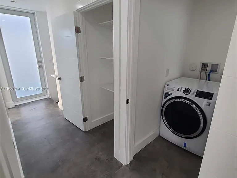 825 Michigan Ave #7 — Photo 22