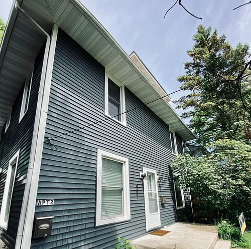 437 Rosewood Ave SE Photo 1
