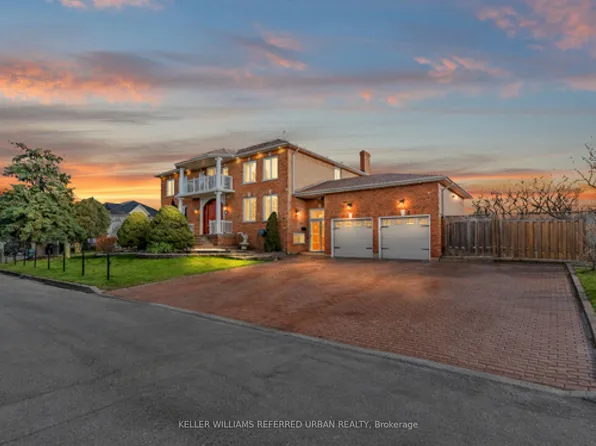 33 Redberry Pkwy, Toronto, ON M6L 2J7