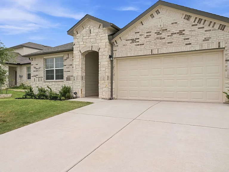 3608 Overlord Ln — Photo 2