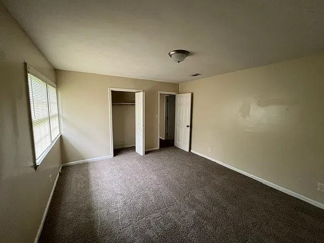 2435 Thrasher Ave — Photo 9