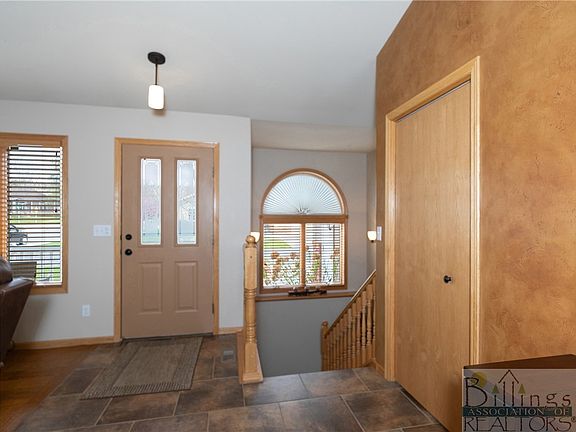3rd image of 1873 Golden Blvd