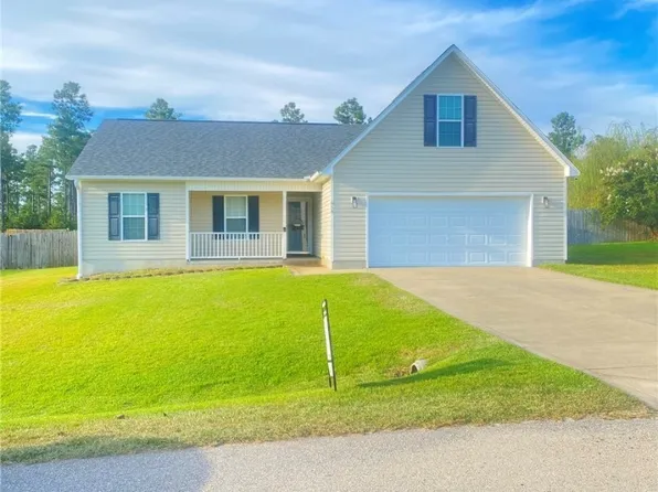 658 Copper Creek Dr, Raeford, NC 28376