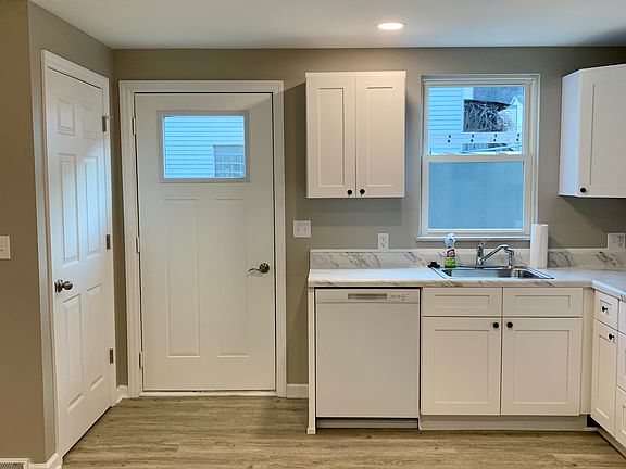 Entry with closet