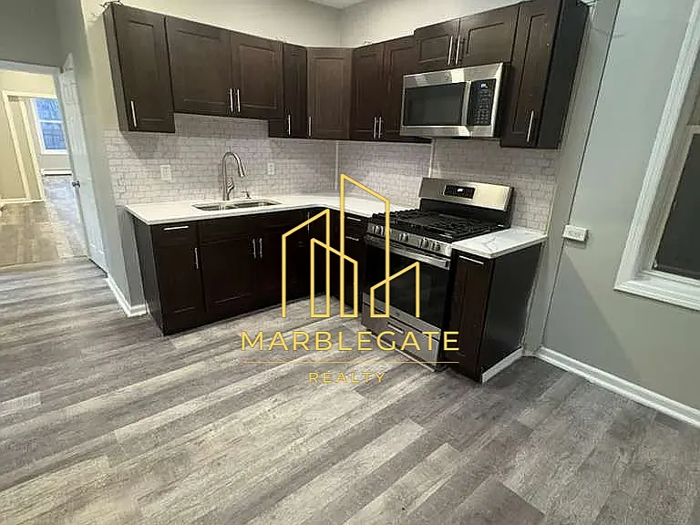 367 Morris Ave #22 — Photo 3