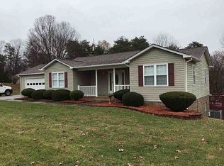 512 Darrell Ln, Hurt, VA 24563
