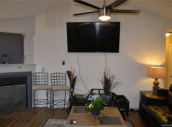 4th image of 9219 Atlas Cedar Dr