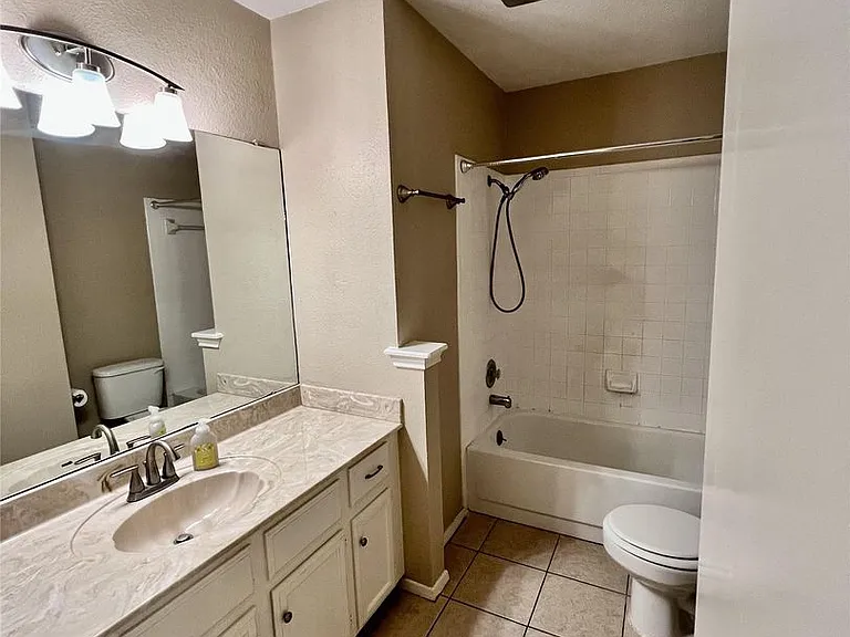 1101 Forest Oaks Path — Photo 12
