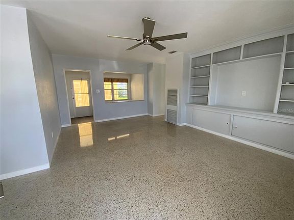 5th image of 1404 Corey Way S