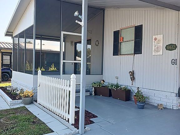 5th image of 10612 SW 29th Ave