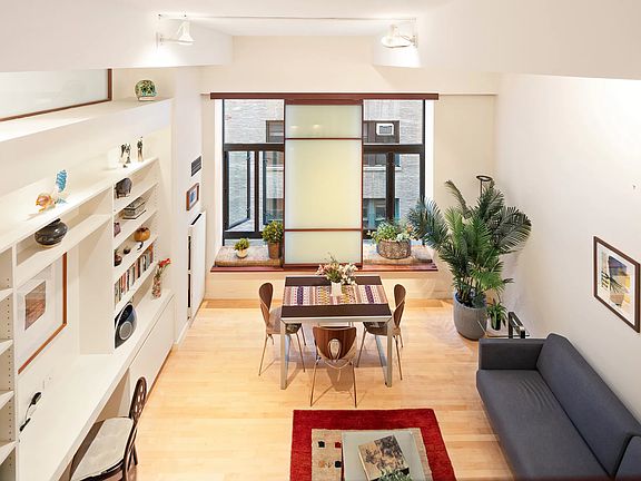 2nd image of 135 W 70th St APT 3A
