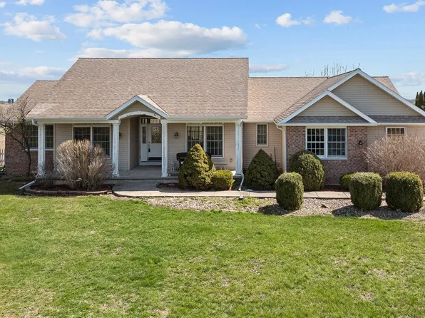 6805 256th St N, Pt Byron, IL 61275