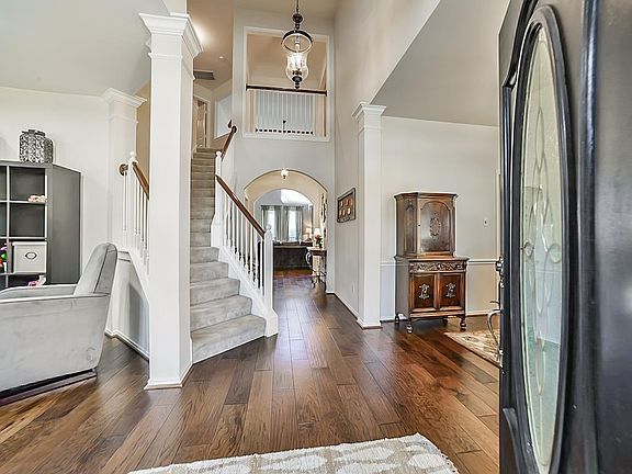3rd image of 8407 Gentlewood Ct