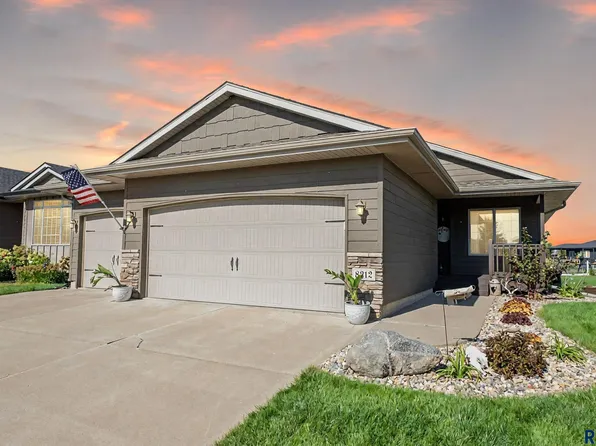 8212 W 51st St, Sioux Falls, SD 57106