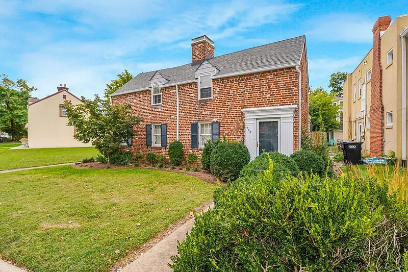2 bed, 1.5 bath, $2,495 — Photo 3