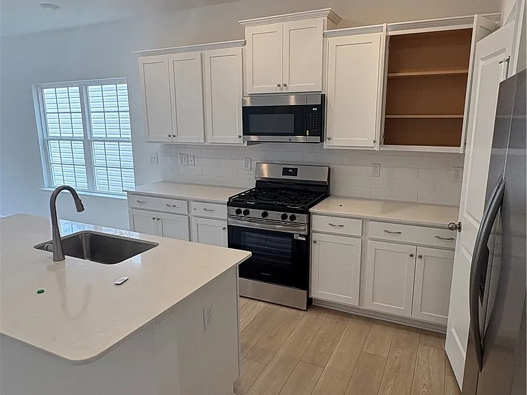 201 McCormick Pl — Photo 5