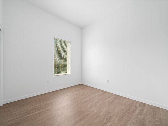 5th image of 927 U St APT 301
