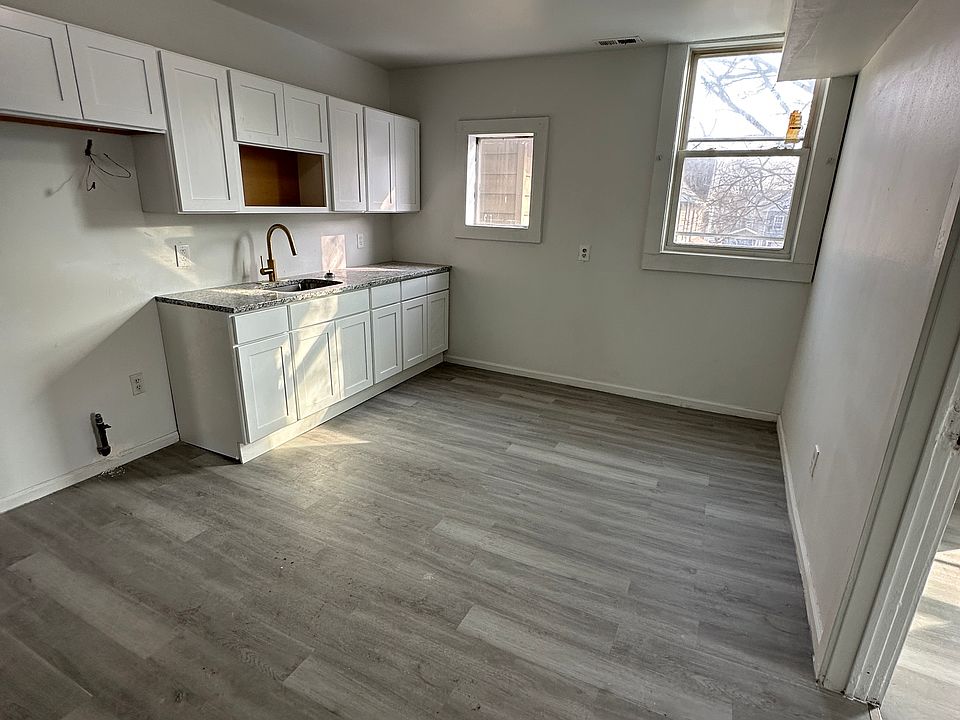 1st image of 230 Lloyd St #2A