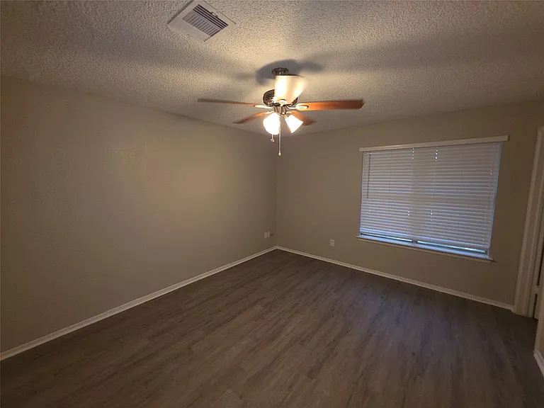 21019 Western Valley Dr — Photo 8