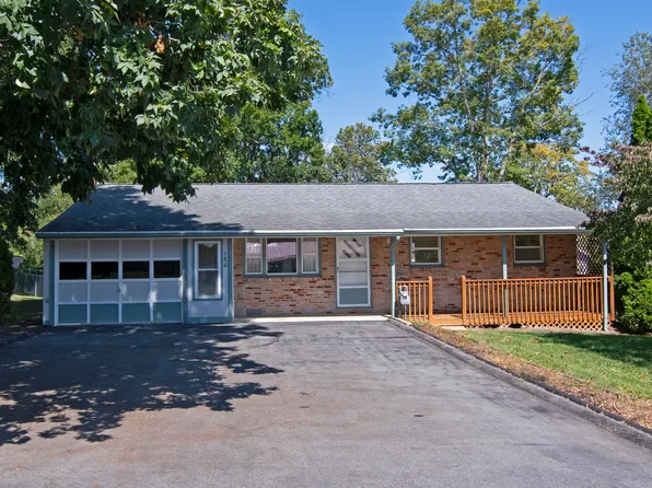 180 Green Acres Dr, Lewisburg, WV 24901