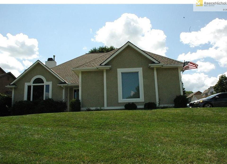 1st image of 132 SE Citadel Dr