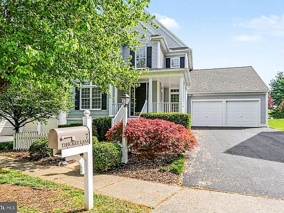 3rd image of 7 Thicket Ln