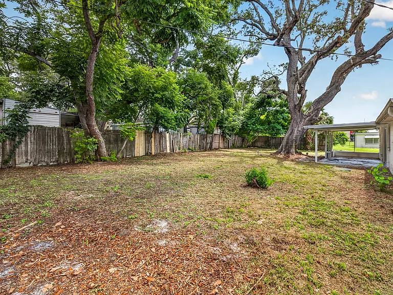 4421 Beacon Square Dr — Photo 16