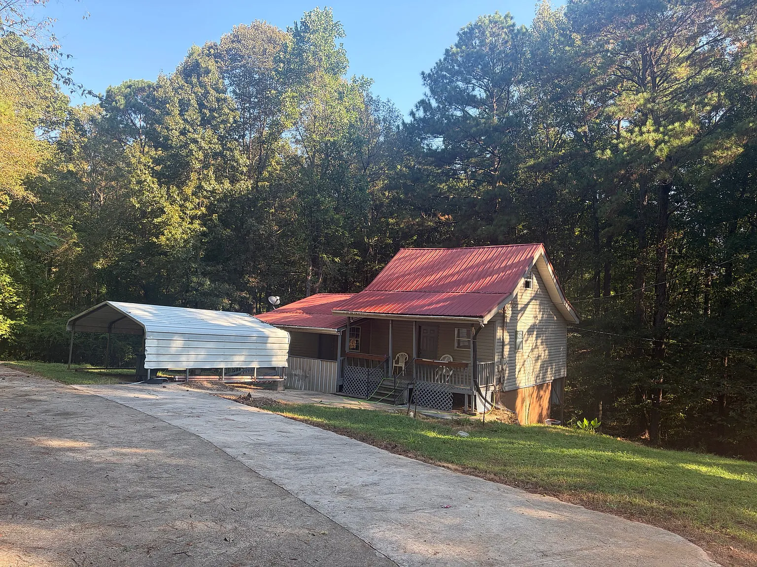 This house is perfect for a couple who need a mother in law suite attatched — Photo 1