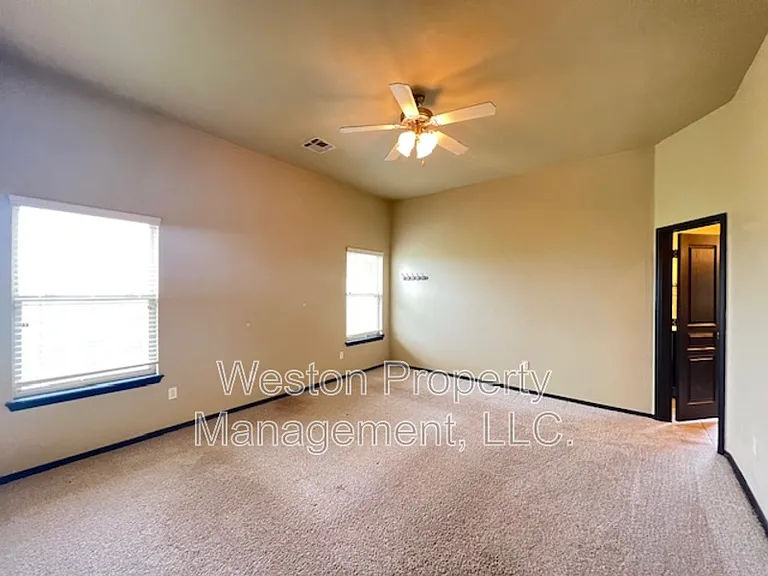 19136 Cottonwood Ct — Photo 8