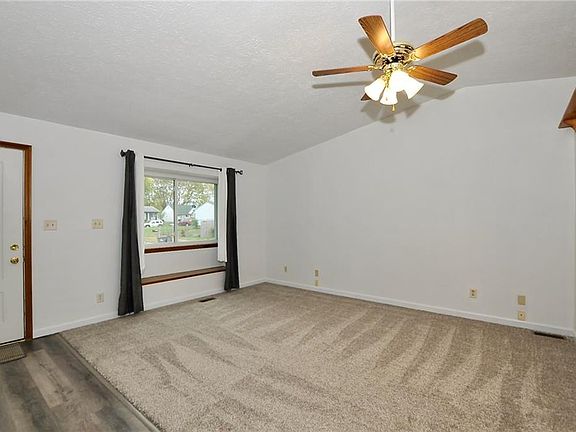 3rd image of 8702 Pleasant Lake Cir