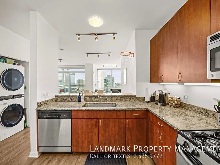 757 N Orleans St #1910 — Photo 2