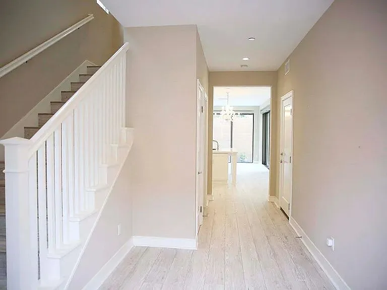 118 Della — Photo 7