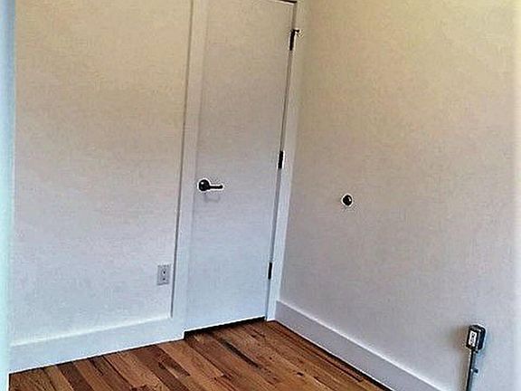 5th image of 825 Putnam Ave #4
