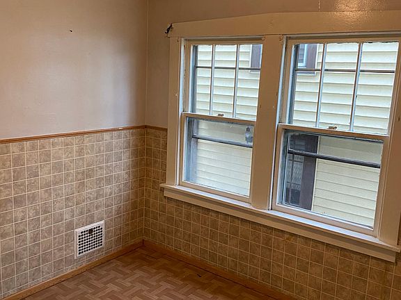 3rd image of 220 Chadduck Ave #1