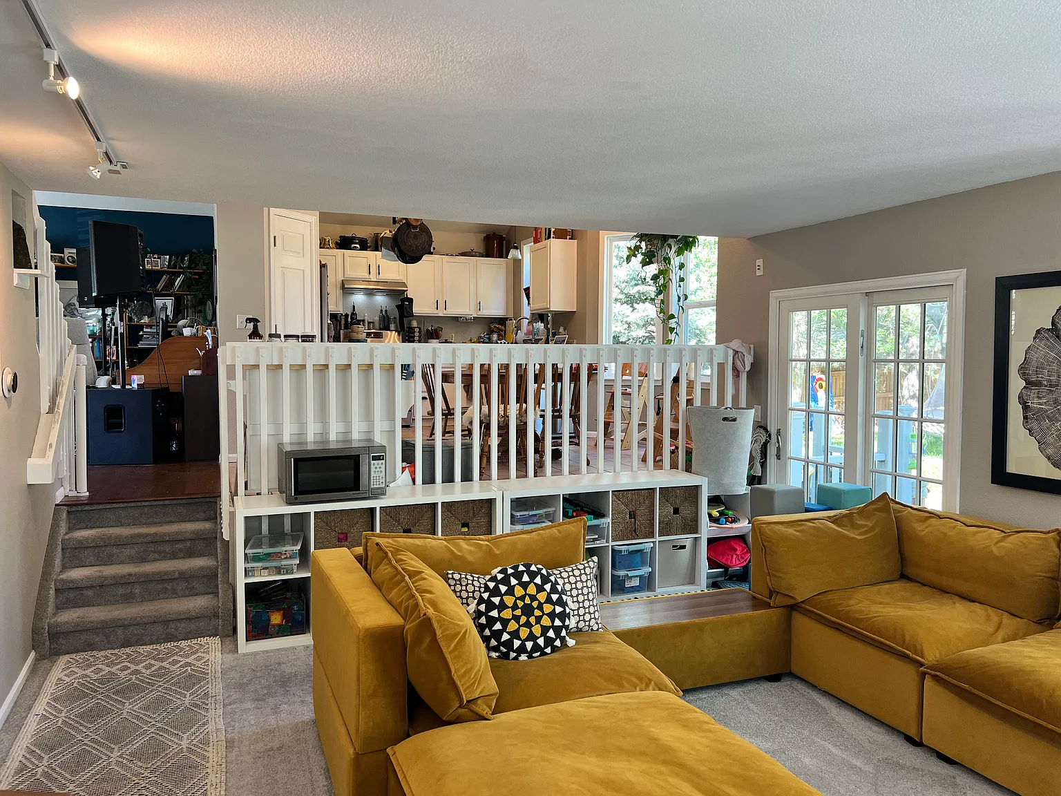4 bed, 3.5 bath, 2000 sqft, $3,400 — Photo 2