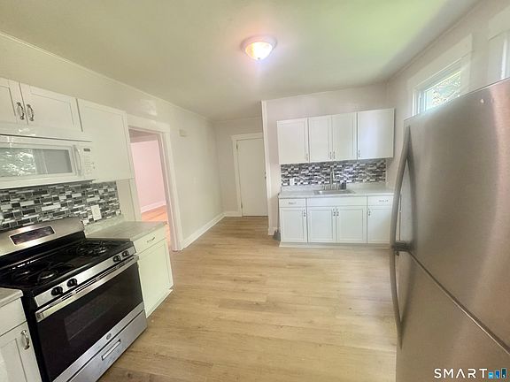 3rd image of 65 Lilac St Floor 1