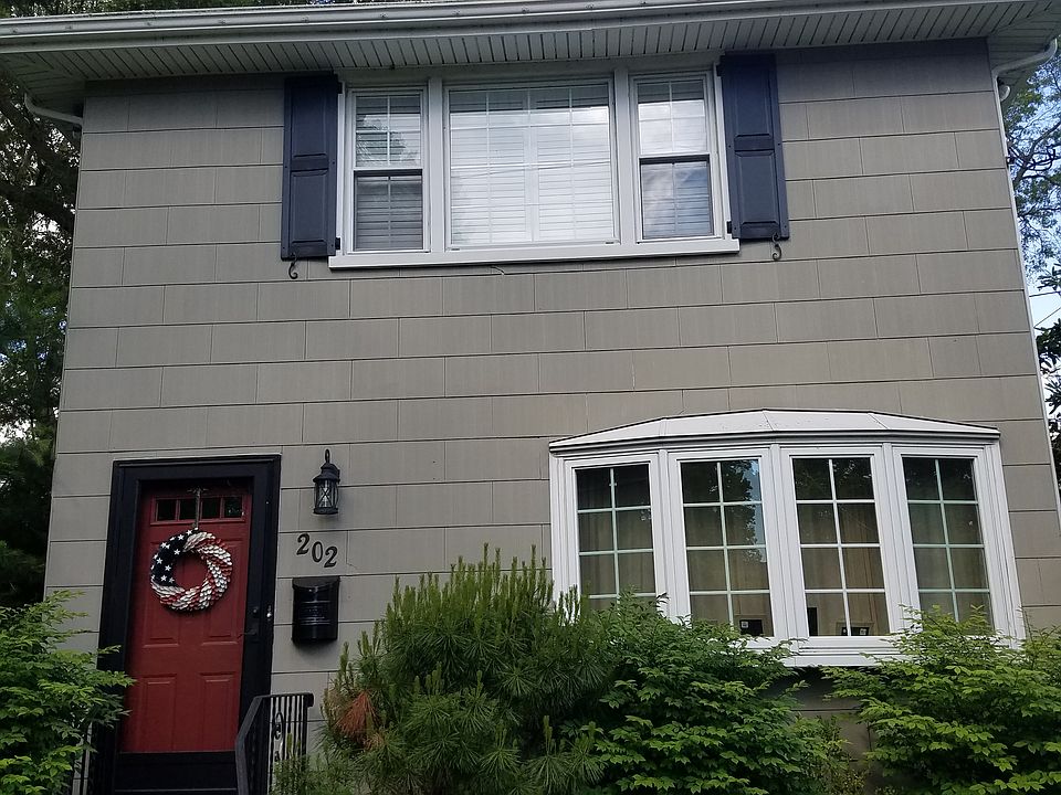 202 Livingston Ave, Babylon, NY 11702 Zillow