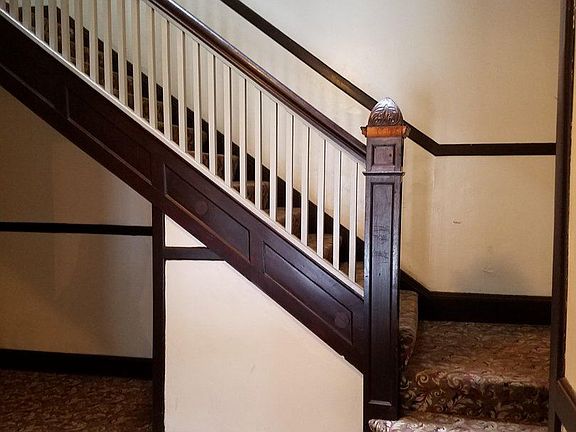 3rd image of 2537 N Farwell Ave APT A