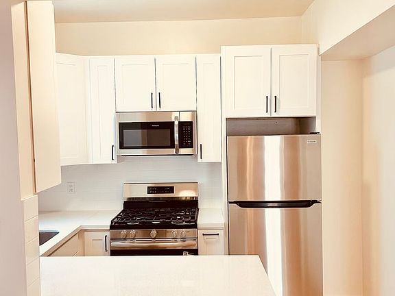 2nd image of 1732 Washington St APT 9