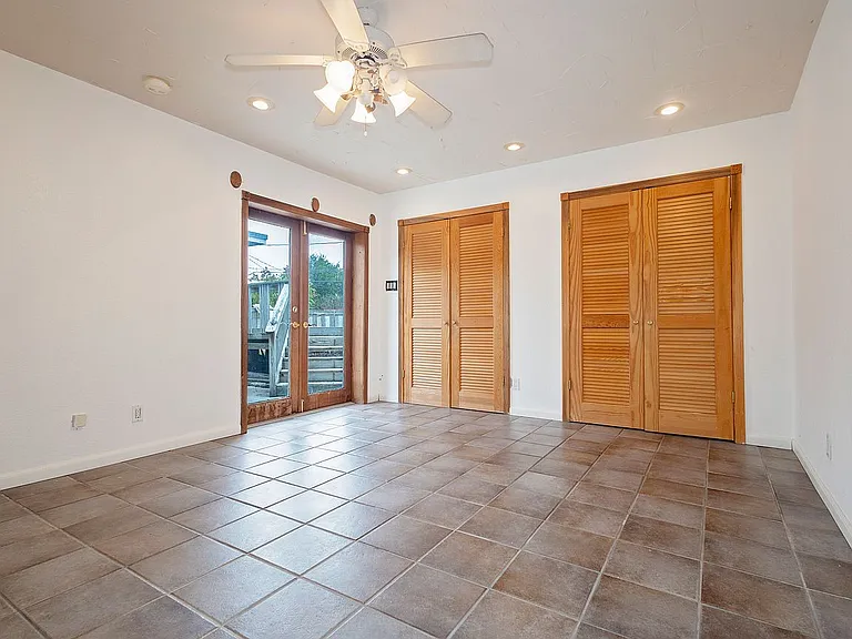 6033 Rio Vista Ave — Photo 11